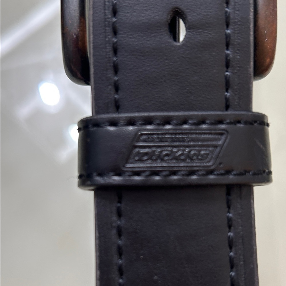 Dickies Leather Men's Belt in Black - Classic Casual Style size 38 - Picture 3 of 5